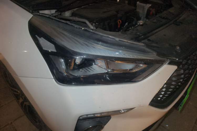 Used Haval H6 Coupe 2018 Red-Label 1.5T Automatic Two-Wheel Drive Ultra-Luxury Model Right Front Headlight