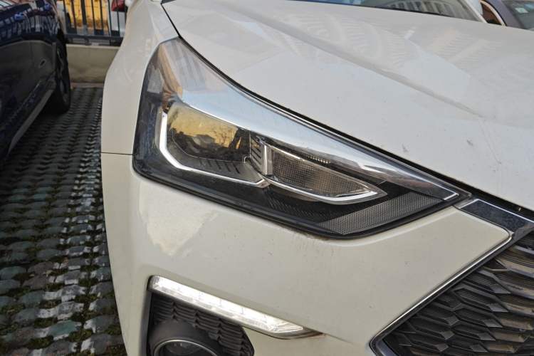 Used Haval H6 Coupe 2018 Red-Label 1.5T Automatic Two-Wheel Drive Ultra-Luxury Model Right Front Headlight