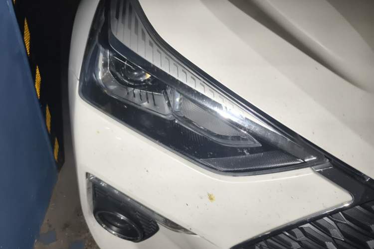 Used Haval H6 Coupe 2018 Red-Label 1.5T Automatic Two-Wheel Drive Luxury Model Right Front Headlight