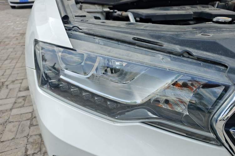 Used Haval H6 Coupe 2018 Blue Label 1.5T Automatic Two-Wheel Drive Ultra-Luxury Model Right Front Headlight