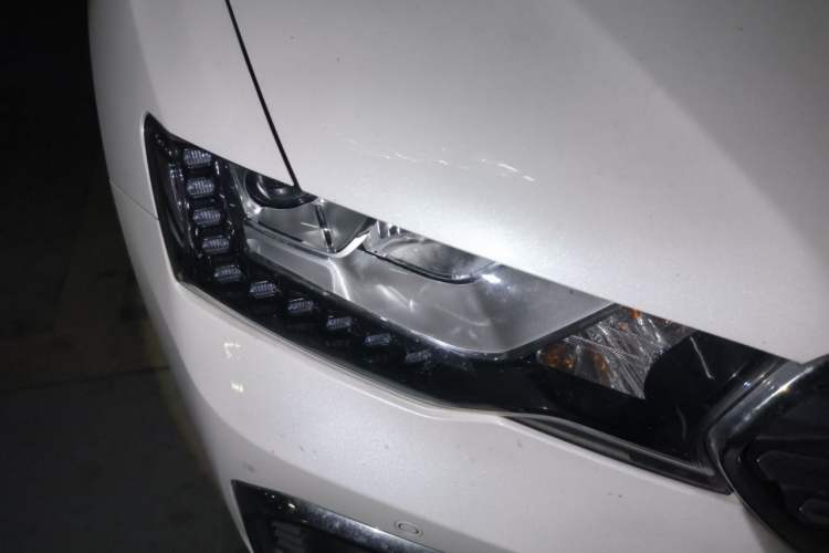 Used Haval H6 Coupe 2018 Blue Label 1.5T Automatic Two-Wheel Drive Ultra-Luxury Model Right Front Headlight