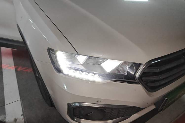 Used Haval H6 Coupe 2018 Blue Label 1.5T Automatic Two-Wheel Drive Ultra-Luxury Model Right Front Headlight