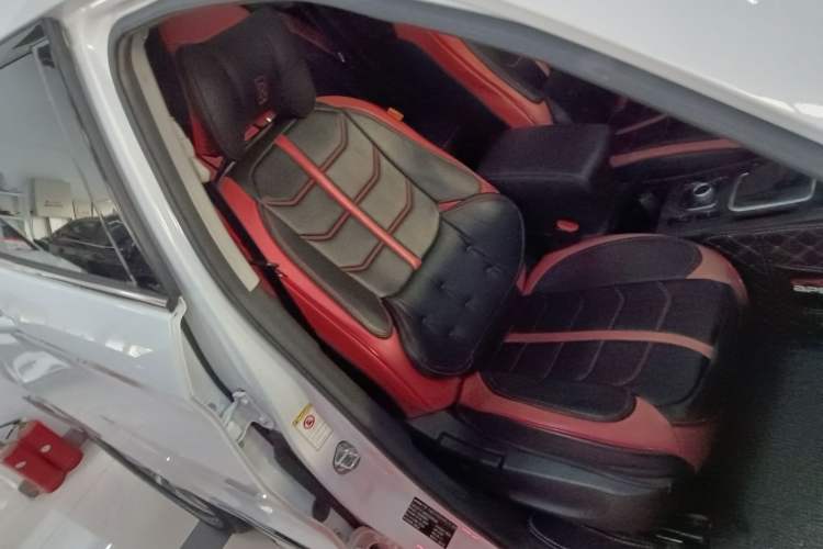 Used Haval H6 Coupe 2018 Red-Label 1.5T Automatic Two-Wheel Drive Luxury Model Right Front Seat