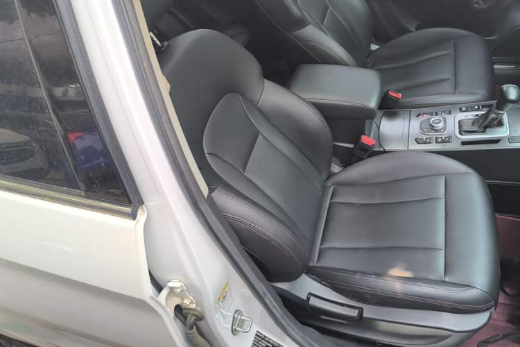 Used Haval H6 Coupe 2018 Red-Label 1.5T Automatic Two-Wheel Drive Ultra-Luxury Model Right Front Seat