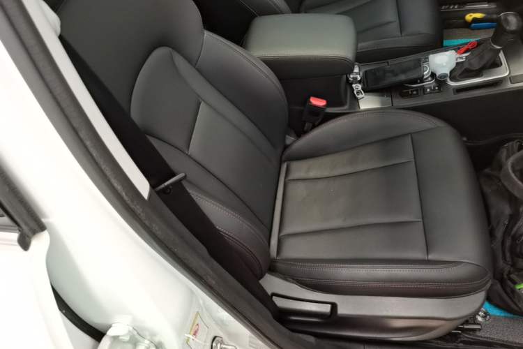 Used Haval H6 Coupe 2018 Red-Label 1.5T Automatic Two-Wheel Drive Ultra-Luxury Model Right Front Seat