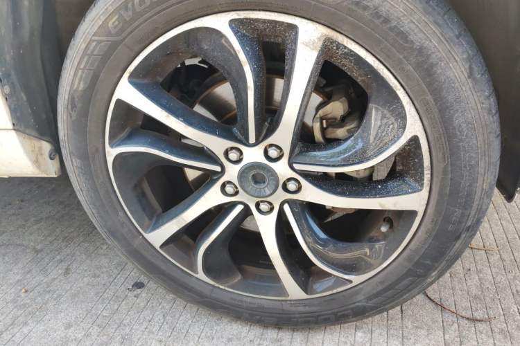 Used Haval H6 Coupe 2018 Red-Label 1.5T Automatic Two-Wheel Drive Ultra-Luxury Model Right Front Wheel Hub