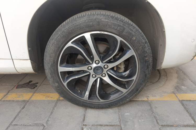 Used Haval H6 Coupe 2018 Red-Label 1.5T Automatic Two-Wheel Drive Ultra-Luxury Model Right Front Wheel Hub
