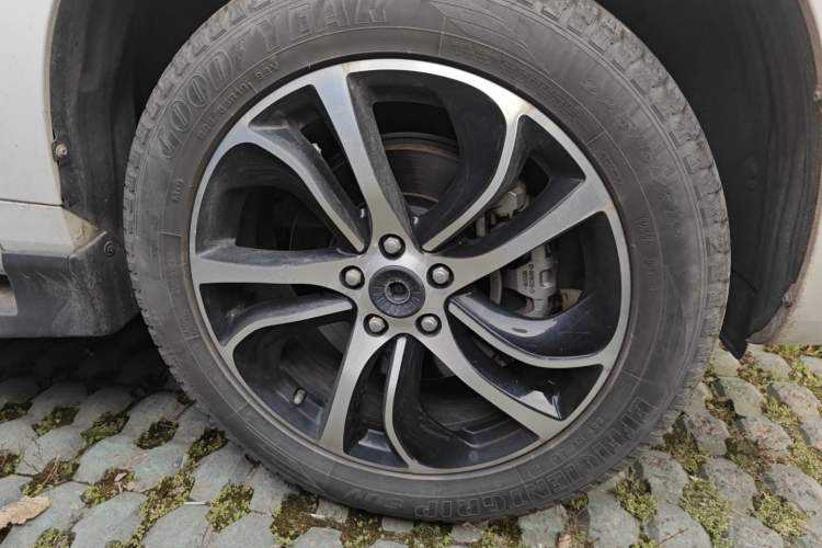 Used Haval H6 Coupe 2018 Red-Label 1.5T Automatic Two-Wheel Drive Ultra-Luxury Model Right Front Wheel Hub