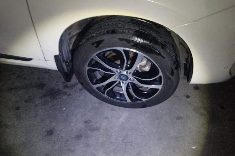 Used Haval H6 Coupe 2018 Red-Label 1.5T Automatic Two-Wheel Drive Ultra-Luxury Model Right Front Wheel Hub