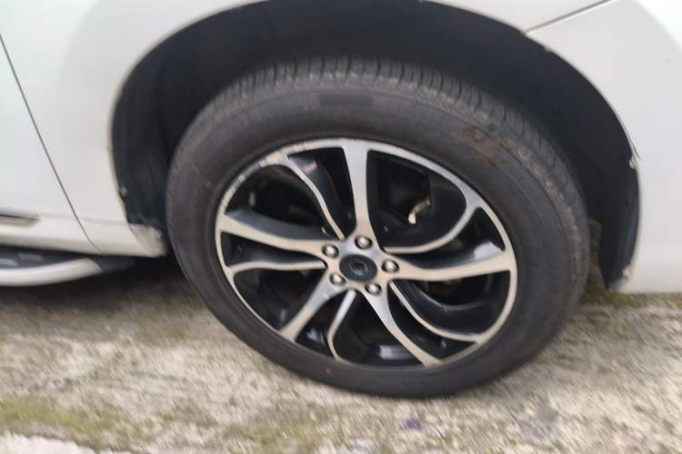Used Haval H6 Coupe 2018 Red-Label 1.5T Automatic Two-Wheel Drive Ultra-Luxury Model Right Front Wheel Hub