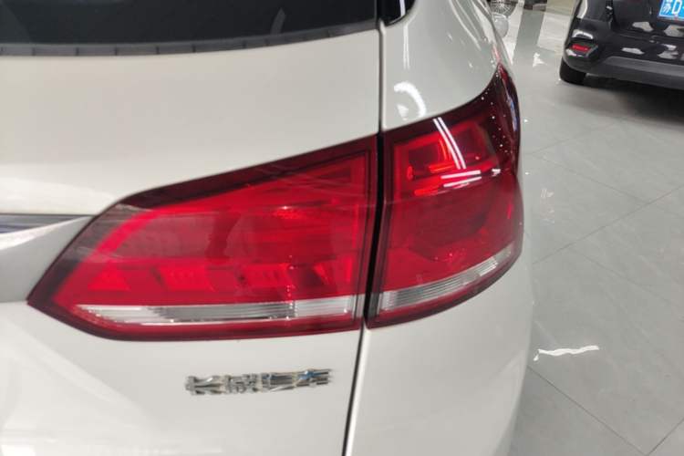 Used Haval H6 Coupe 2018 Red-Label 1.5T Automatic Two-Wheel Drive Ultra-Luxury Model Right Rear Taillight
