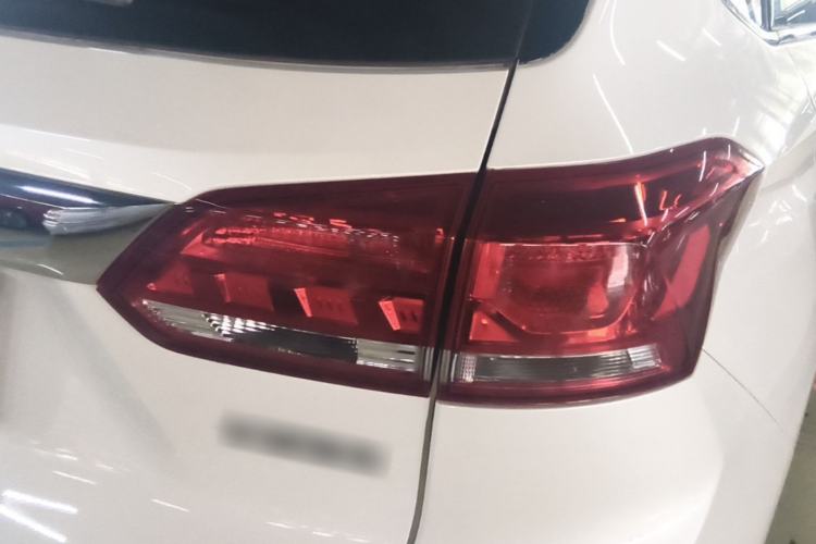 Used Haval H6 Coupe 2018 Red-Label 1.5T Automatic Two-Wheel Drive Luxury Model Right Rear Taillight