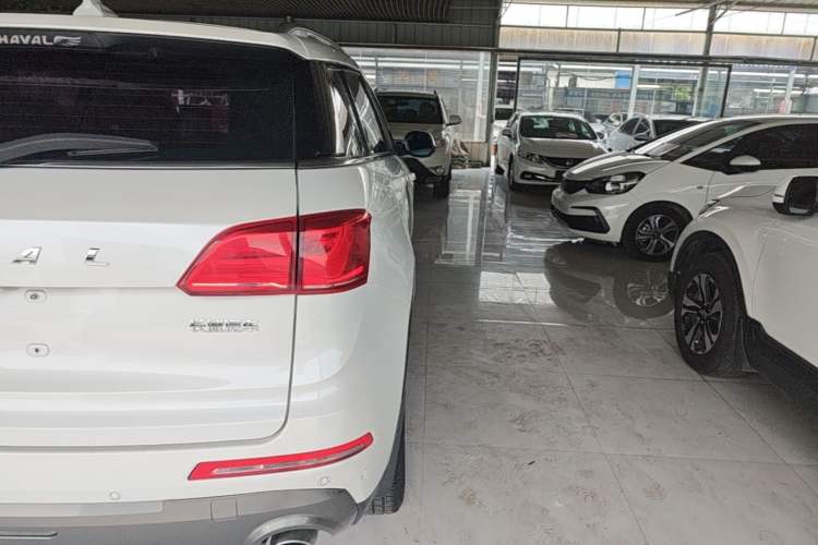 Used Haval H6 Coupe 2018 Blue Label 1.5T Automatic Two-Wheel Drive Ultra-Luxury Model Right Rear Taillight