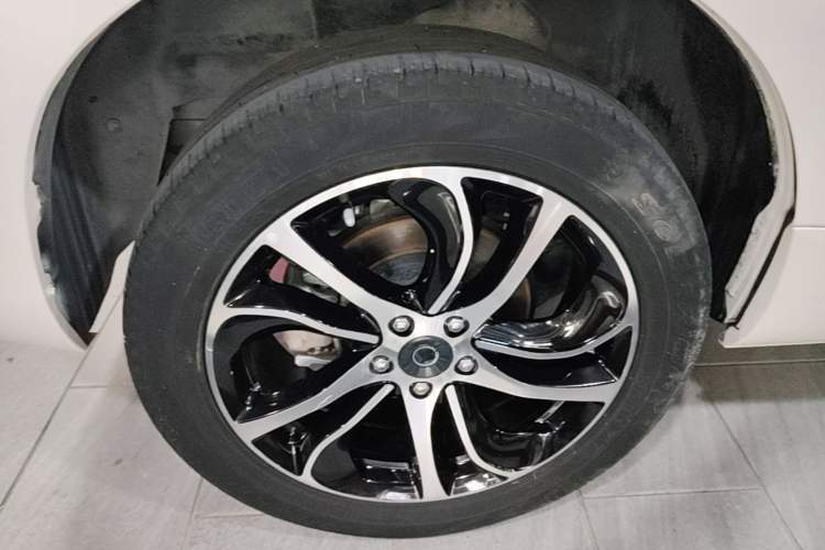 Used Haval H6 Coupe 2018 Red-Label 1.5T Automatic Two-Wheel Drive Ultra-Luxury Model Right Rear Wheel Hub