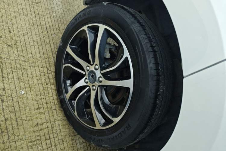 Used Haval H6 Coupe 2018 Red-Label 1.5T Automatic Two-Wheel Drive Ultra-Luxury Model Right Rear Wheel Hub
