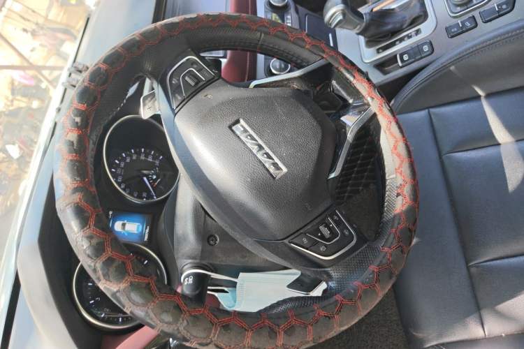 Used Haval H6 Coupe 2018 Red-Label 1.5T Automatic Two-Wheel Drive Ultra-Luxury Model Steering Wheel