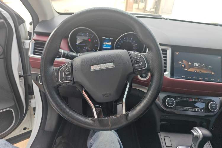 Used Haval H6 Coupe 2018 Red-Label 1.5T Automatic Two-Wheel Drive Luxury Model Steering Wheel