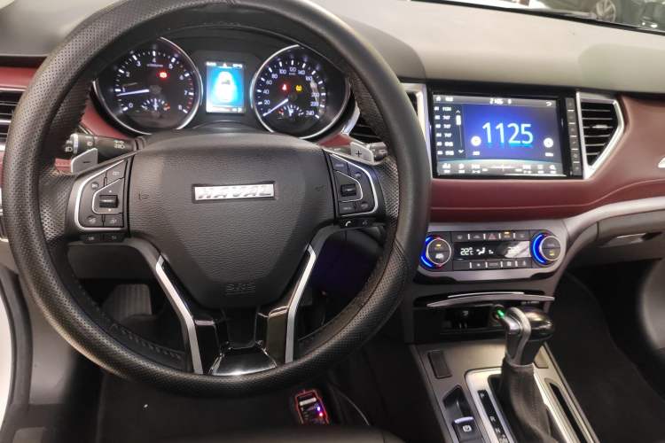 Used Haval H6 Coupe 2018 Red-Label 1.5T Automatic Two-Wheel Drive Luxury Model Steering Wheel