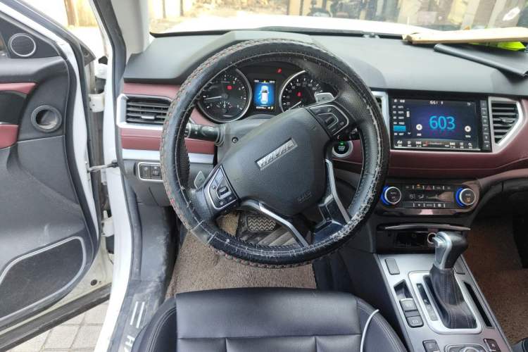 Used Haval H6 Coupe 2018 Red-Label 1.5T Automatic Two-Wheel Drive Ultra-Luxury Model Steering Wheel