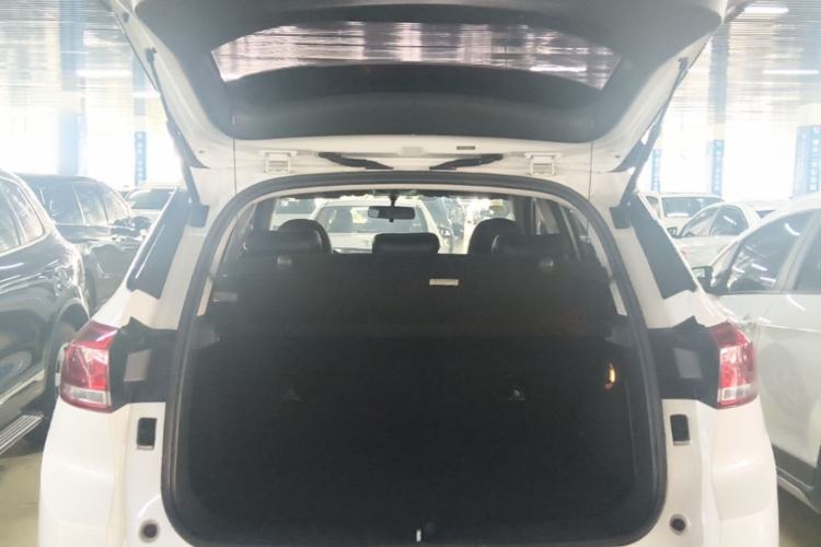 Used Haval H6 Coupe 2018 Red-Label 1.5T Automatic Two-Wheel Drive Luxury Model Trunk