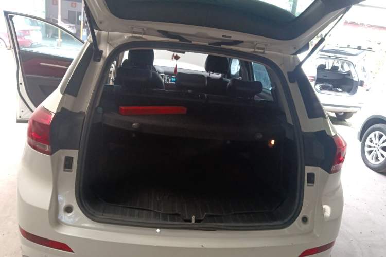 Used Haval H6 Coupe 2018 Red-Label 1.5T Automatic Two-Wheel Drive Ultra-Luxury Model Trunk