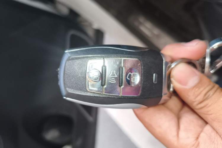 Used Haval H6 Coupe 2018 Red-Label 1.5T Automatic Two-Wheel Drive Luxury Model Vehicle Key