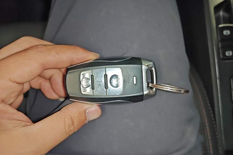 Used Haval H6 Coupe 2018 Red-Label 1.5T Automatic Two-Wheel Drive Luxury Model Vehicle Key