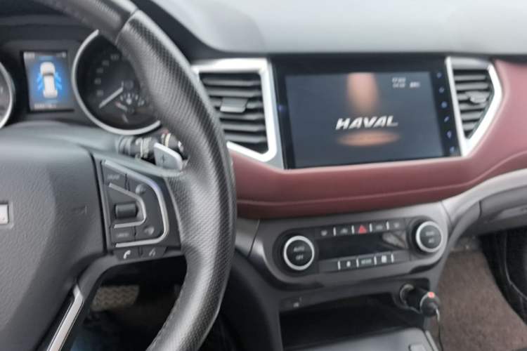 Used Haval H6 Coupe 2019 1.5T Automatic Two-Wheel Drive Luxury Smart Connectivity Version China VI Standard Center Console
