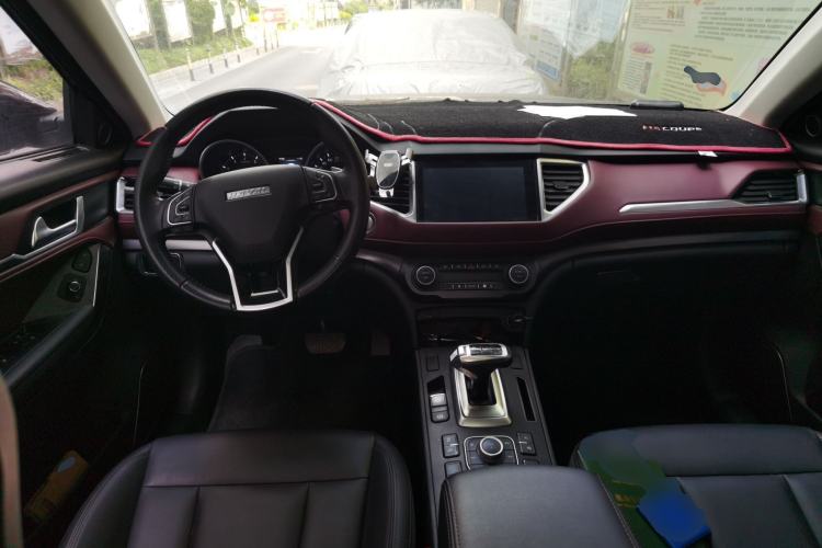 Used Haval H6 Coupe 2019 1.5T Automatic Two-Wheel Drive Ultra-Luxury Smart Connectivity Model China VI Standard Center Console