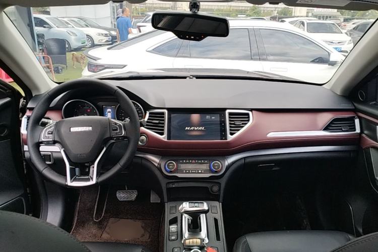 Used Haval H6 Coupe 2019 1.5T Automatic Two-Wheel Drive Luxury Smart Connectivity Version China VI Standard Center Console