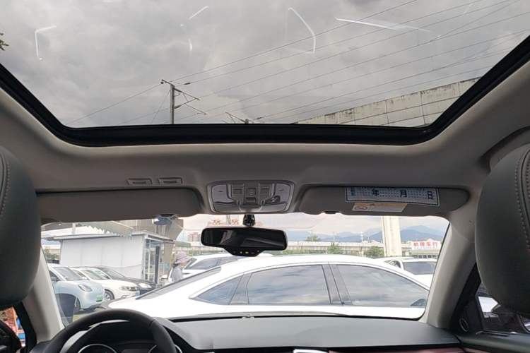 Used Haval H6 Coupe 2019 1.5T Automatic Two-Wheel Drive Luxury Smart Connectivity Version China VI Standard Headliner