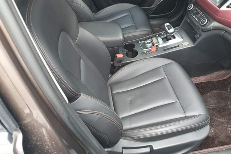 Used Haval H6 Coupe 2019 1.5T Automatic Two-Wheel Drive Luxury Smart Connectivity Version China VI Standard Right Front Seat