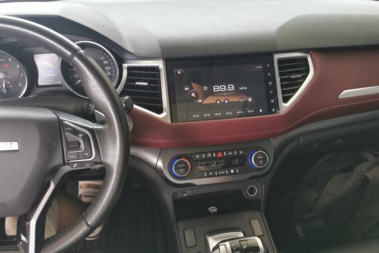 Used Haval H6 Coupe 2019 1.5T Automatic Two-Wheel Drive Elite Version China VI Standard Center Console