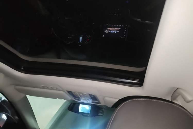 Used Haval H6 Coupe 2019 1.5T Automatic Two-Wheel Drive Luxury Smart Connectivity Version China VI Standard Headliner