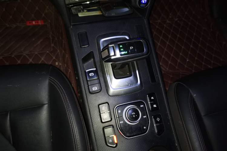 Used Haval H6 Coupe 2019 1.5T Automatic Two-Wheel Drive Luxury Smart Connectivity Version China VI Standard Gear Lever