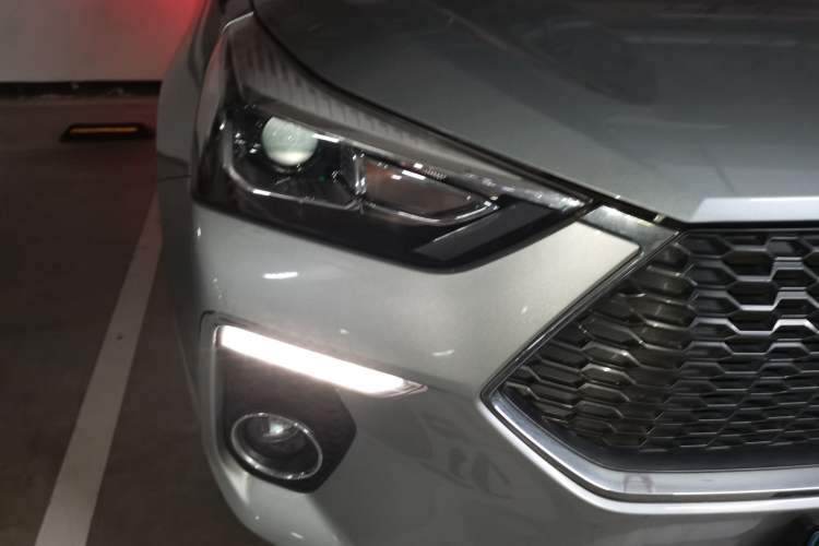 Used Haval H6 Coupe 2019 1.5T Automatic Two-Wheel Drive Luxury Smart Connectivity Version China VI Standard Right Front Headlight