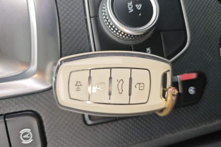 Used Haval H6 Coupe 2019 1.5T Automatic Two-Wheel Drive Luxury Smart Connectivity Version China VI Standard Vehicle Key
