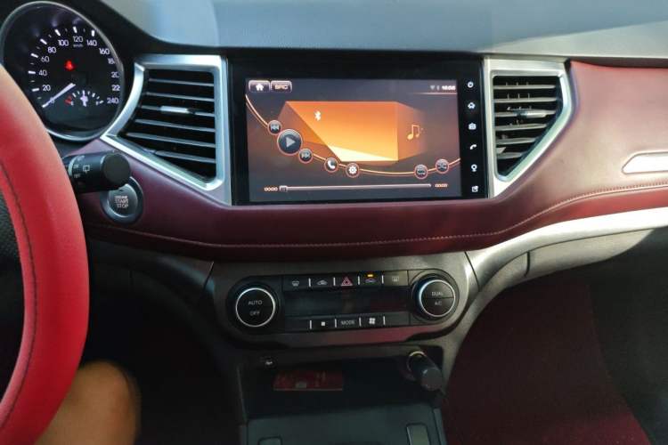 Used Haval H6 Coupe 2019 1.5T Automatic Two-Wheel Drive Luxury Smart Connectivity Version China VI Standard Audio And AC Panel