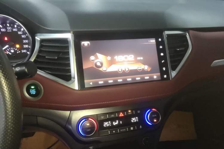 Used Haval H6 Coupe 2019 1.5T Automatic Two-Wheel Drive Luxury Smart Connectivity Version China V Standard Audio And AC Panel