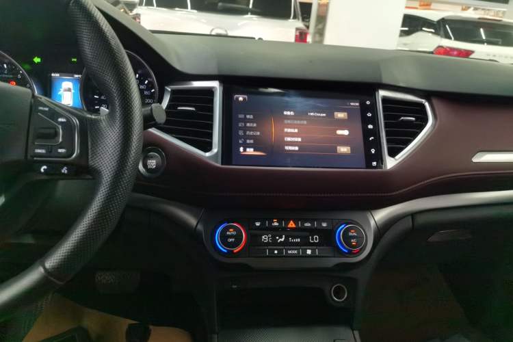 Used Haval H6 Coupe 2019 1.5T Automatic Two-Wheel Drive Luxury Smart Connectivity Version China VI Standard Audio And AC Panel