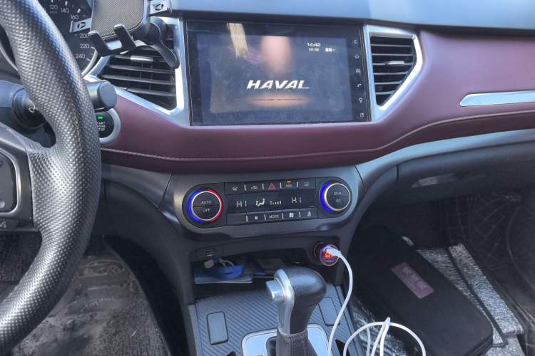 Used Haval H6 Coupe 2019 1.5T Automatic Two-Wheel Drive Luxury Smart Connectivity Version China V Standard Audio And AC Panel
