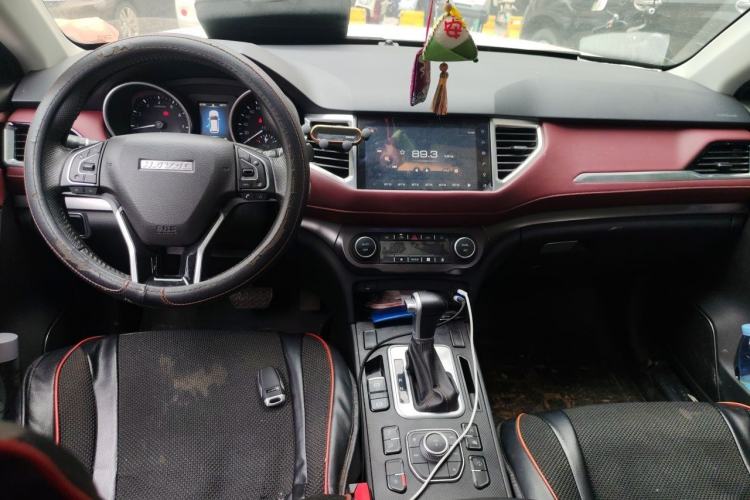 Used Haval H6 Coupe 2019 1.5T Automatic Two-Wheel Drive Luxury Smart Connectivity Version China V Standard Center Console