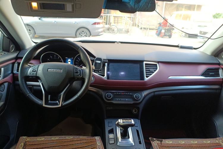 Used Haval H6 Coupe 2019 1.5T Automatic Two-Wheel Drive Luxury Smart Connectivity Version China VI Standard Center Console