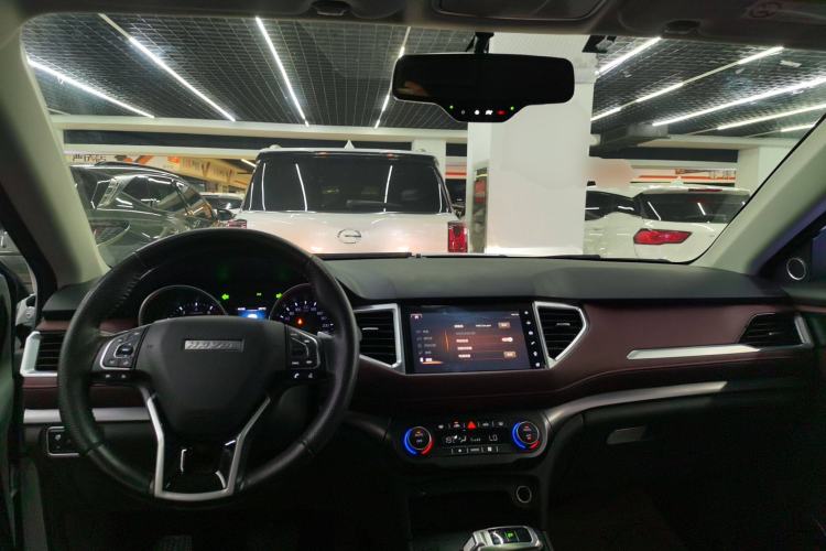 Used Haval H6 Coupe 2019 1.5T Automatic Two-Wheel Drive Luxury Smart Connectivity Version China VI Standard Center Console