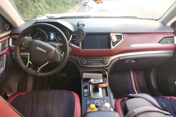 Used Haval H6 Coupe 2019 1.5T Automatic Two-Wheel Drive Ultra-Luxury Smart Connectivity Model China VI Standard Center Console
