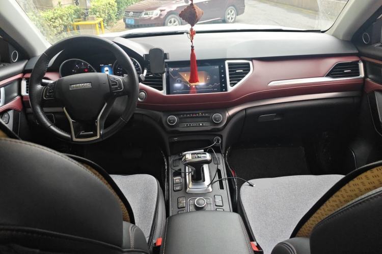 Used Haval H6 Coupe 2019 1.5T Automatic Two-Wheel Drive Elite Version China VI Standard Center Console