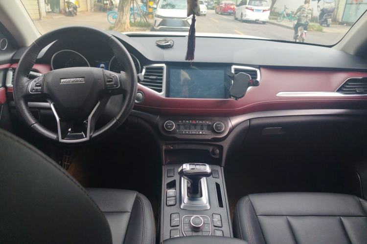 Used Haval H6 Coupe 2019 1.5T Automatic Two-Wheel Drive Luxury Smart Connectivity Version China VI Standard Center Console
