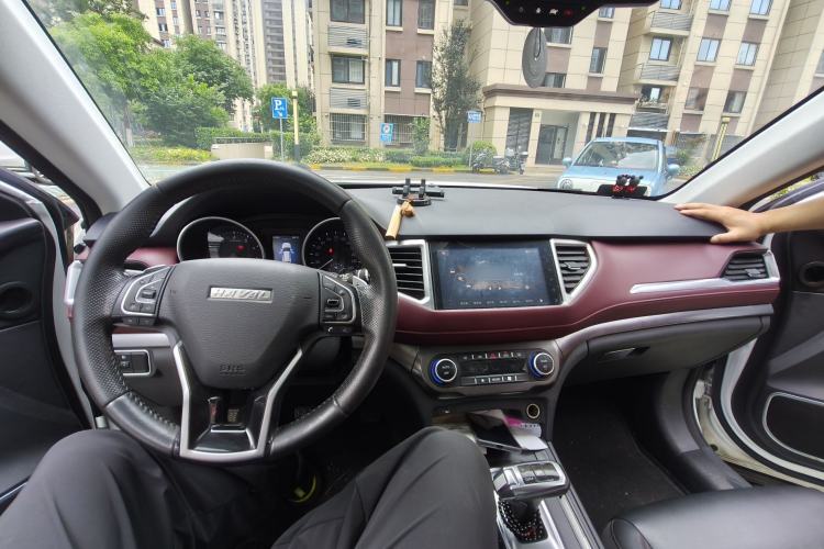Used Haval H6 Coupe 2019 1.5T Automatic Two-Wheel Drive Ultra-Luxury Smart Connectivity Model China VI Standard Center Console