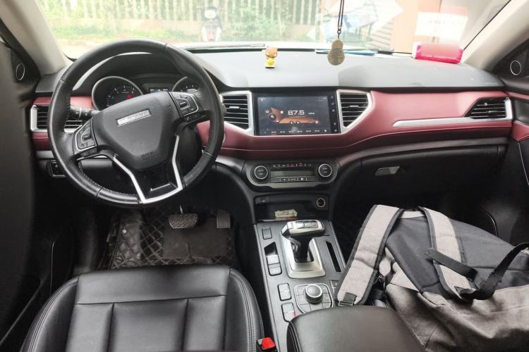 Used Haval H6 Coupe 2019 1.5T Automatic Two-Wheel Drive Luxury Smart Connectivity Version China VI Standard Center Console