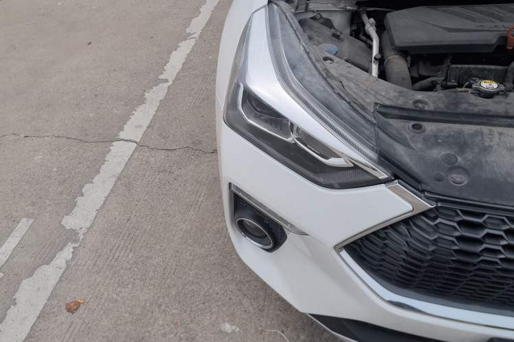 Used Haval H6 Coupe 2019 1.5T Automatic Two-Wheel Drive Elite Version China VI Standard Engine Bay Right